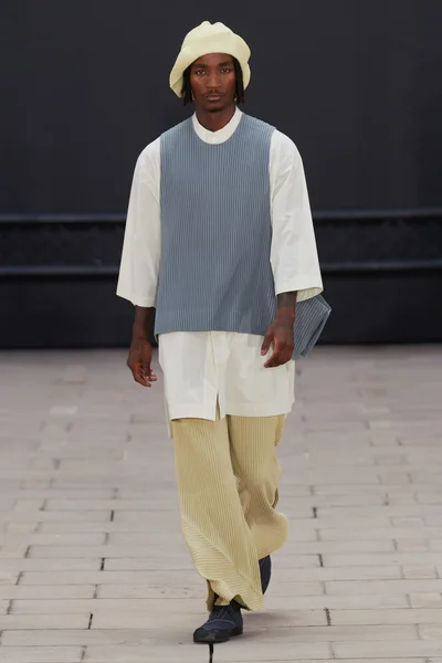 Look 28